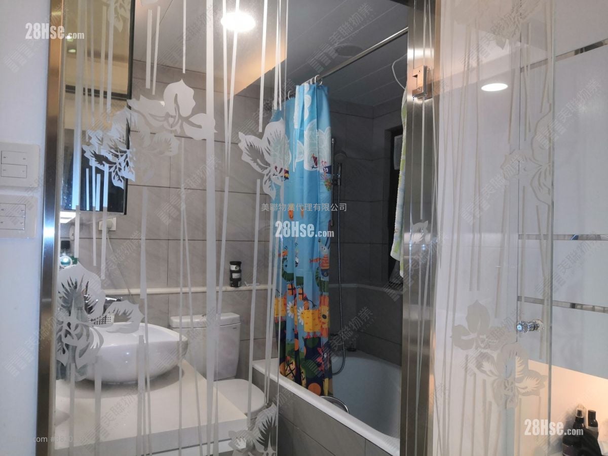 华景山庄 售盘 3 房 774 平方尺