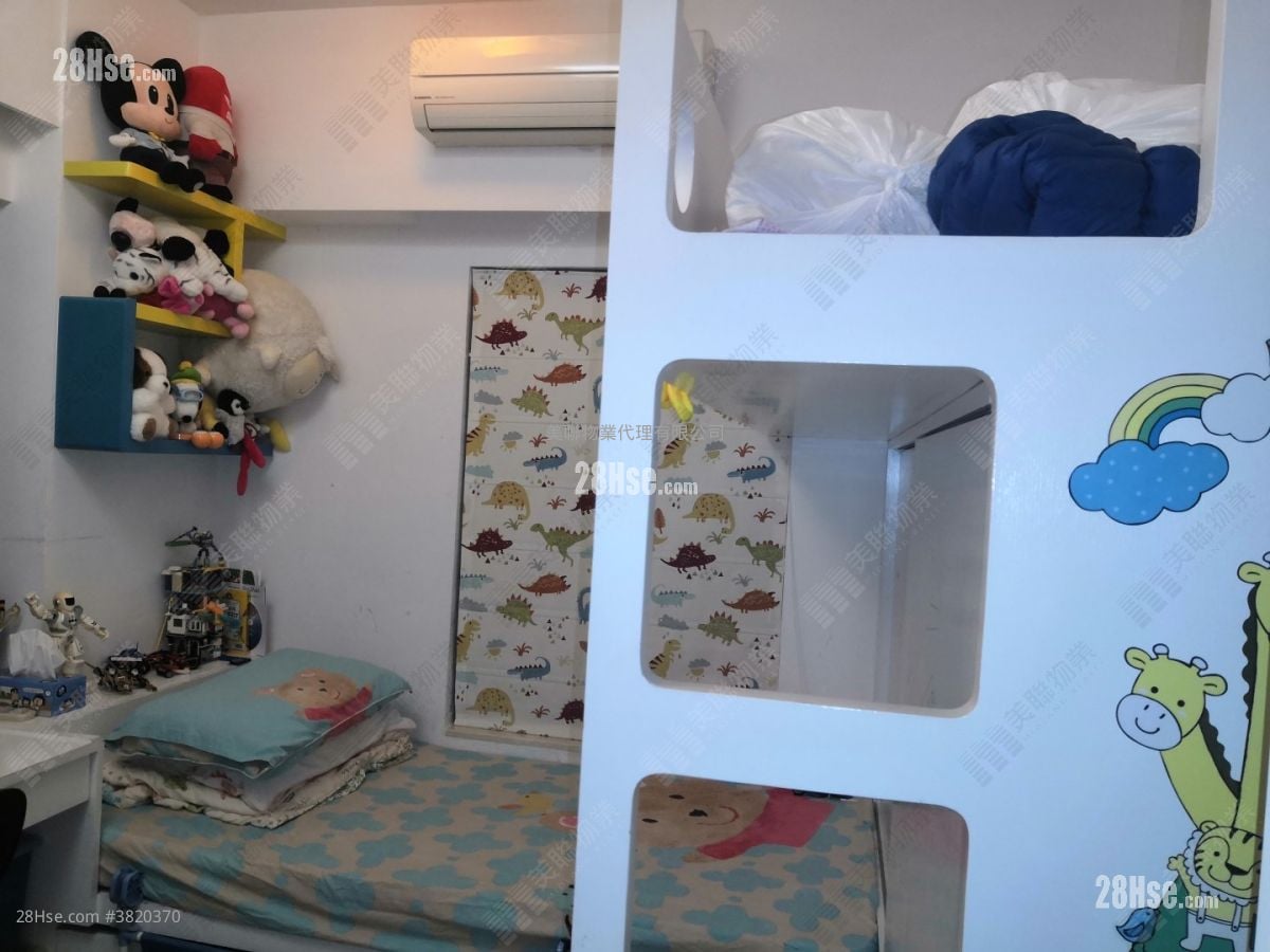 华景山庄 售盘 3 房 774 平方尺