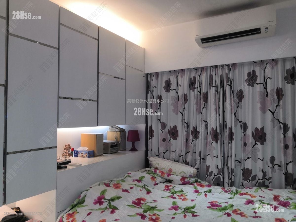 华景山庄 售盘 3 房 774 平方尺