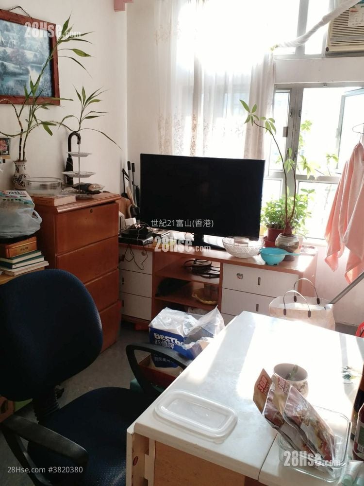 嘉強苑 售盤 3 房 , 1 浴室 559 平方呎