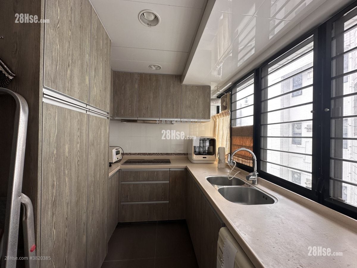 華翠園 售盤 3 房 , 2 浴室 882 平方呎