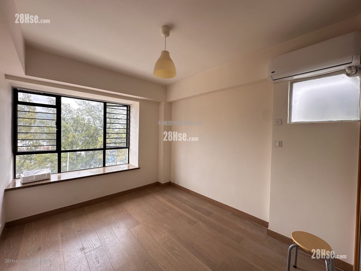 華翠園 售盤 3 房 , 2 浴室 882 平方呎