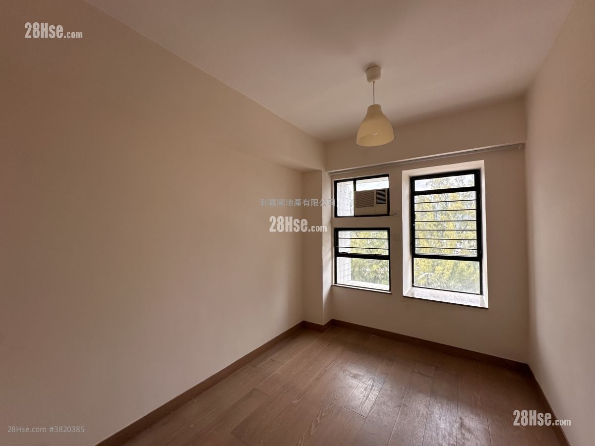 華翠園 售盤 3 房 , 2 浴室 882 平方呎