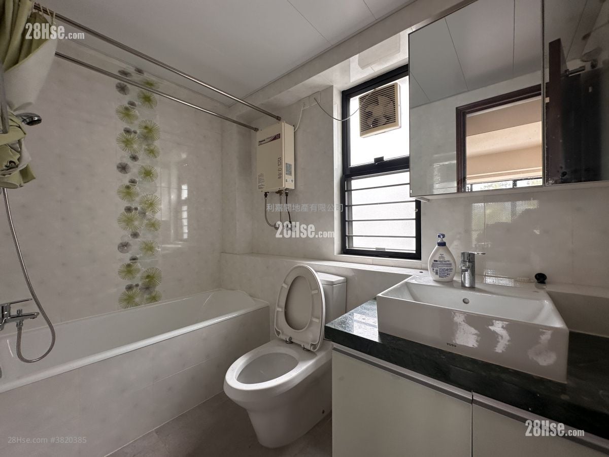 華翠園 售盤 3 房 , 2 浴室 882 平方呎