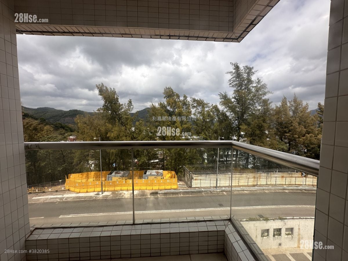 華翠園 售盤 3 房 , 2 浴室 882 平方呎