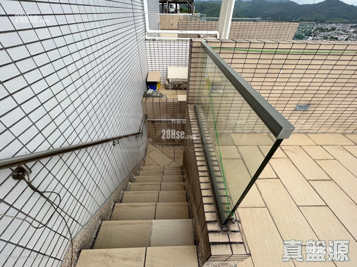 原築 售盤 3 房 978 平方呎