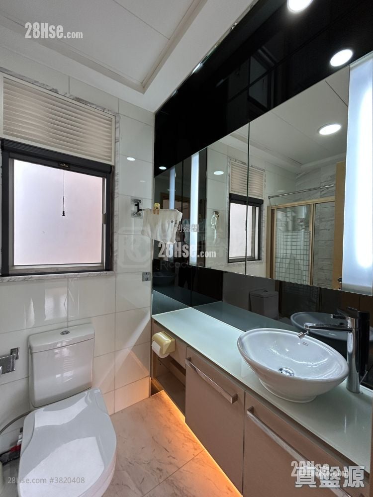 原築 售盤 3 房 978 平方呎