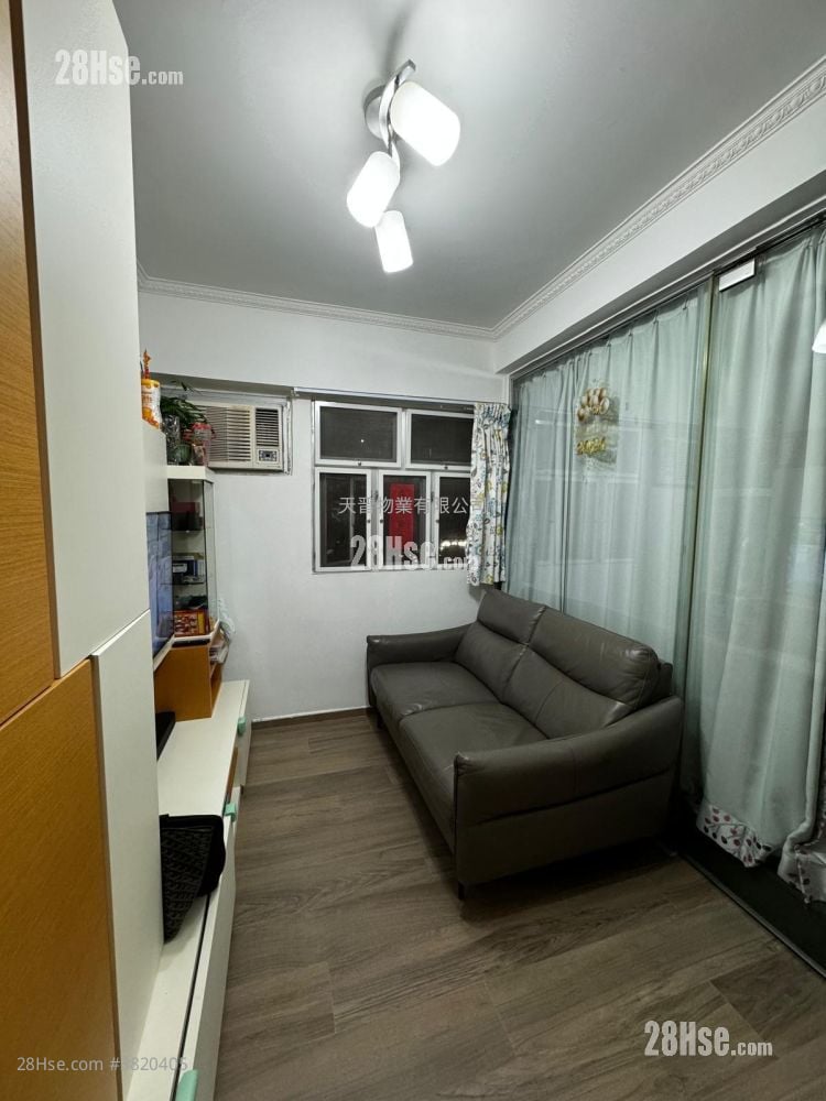 Tak Man Building Sell 2 Bedrooms , 1 Bathroom 321 ft²