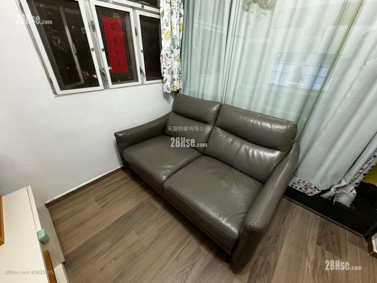 Tak Man Building Sell 2 Bedrooms , 1 Bathroom 321 ft²