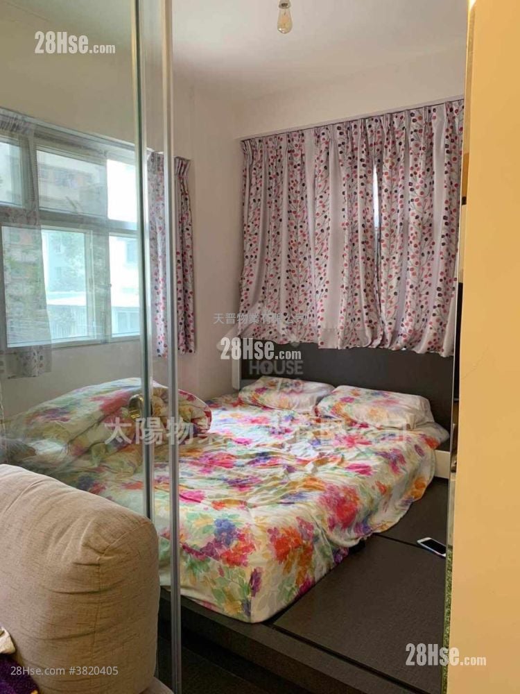 Tak Man Building Sell 2 Bedrooms , 1 Bathroom 321 ft²