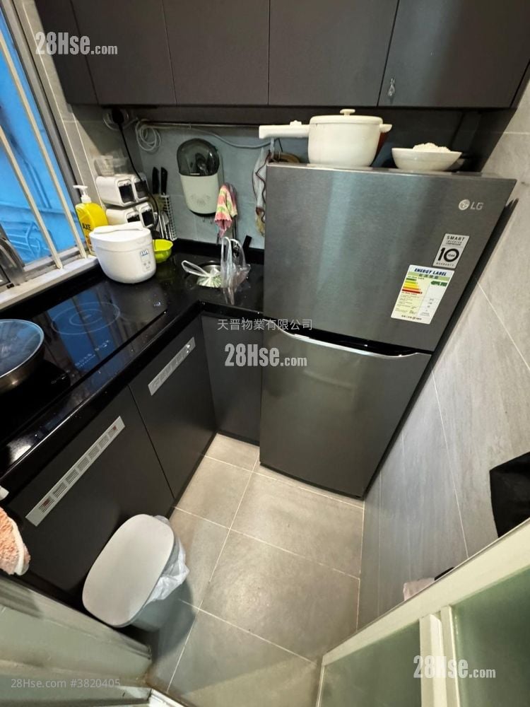 Tak Man Building Sell 2 Bedrooms , 1 Bathroom 321 ft²