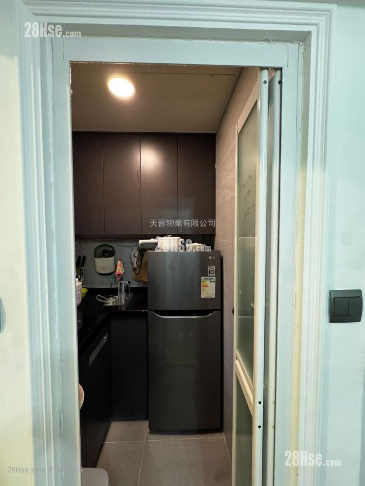 Tak Man Building Sell 2 Bedrooms , 1 Bathroom 321 ft²