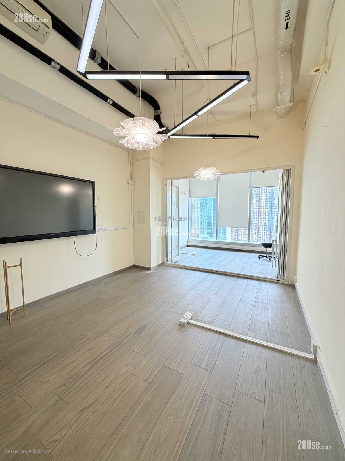 W668 Rental 1 Bedroom , 1 Toilet 428 ft²