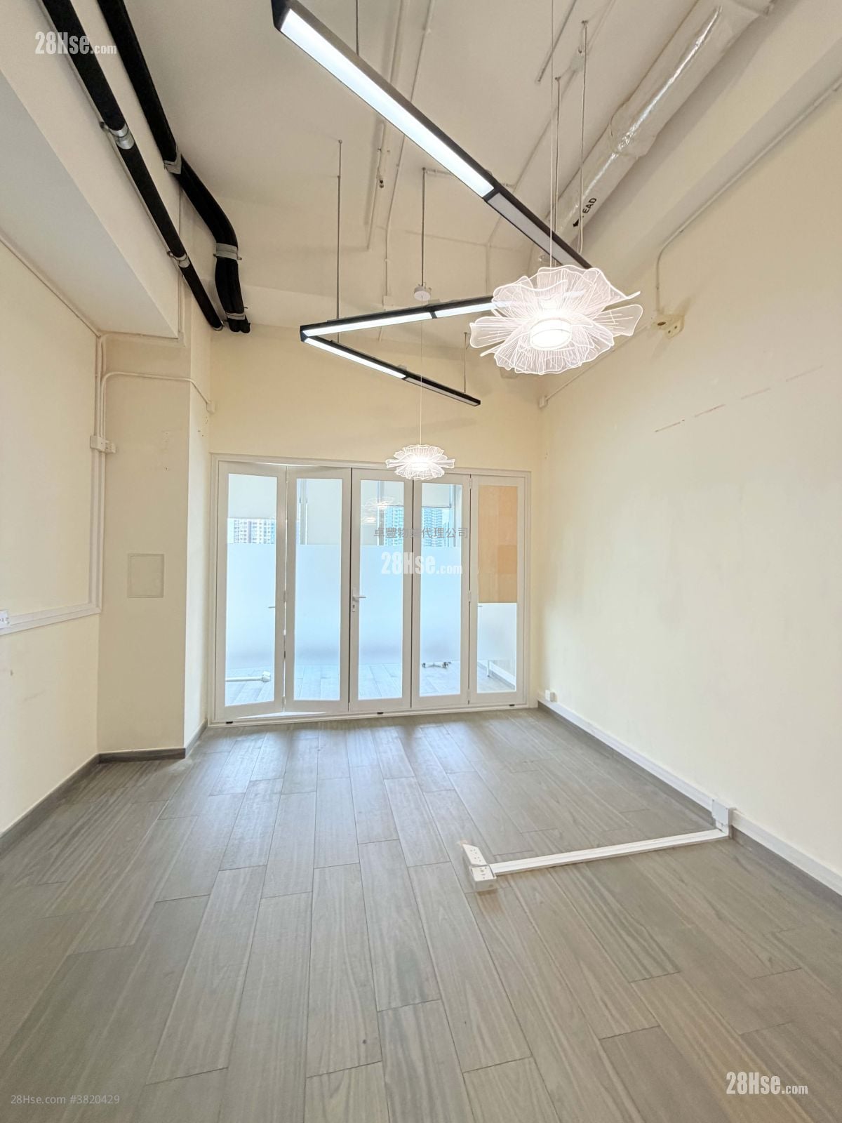 W668 Rental 1 Bedroom , 1 Toilet 428 ft²