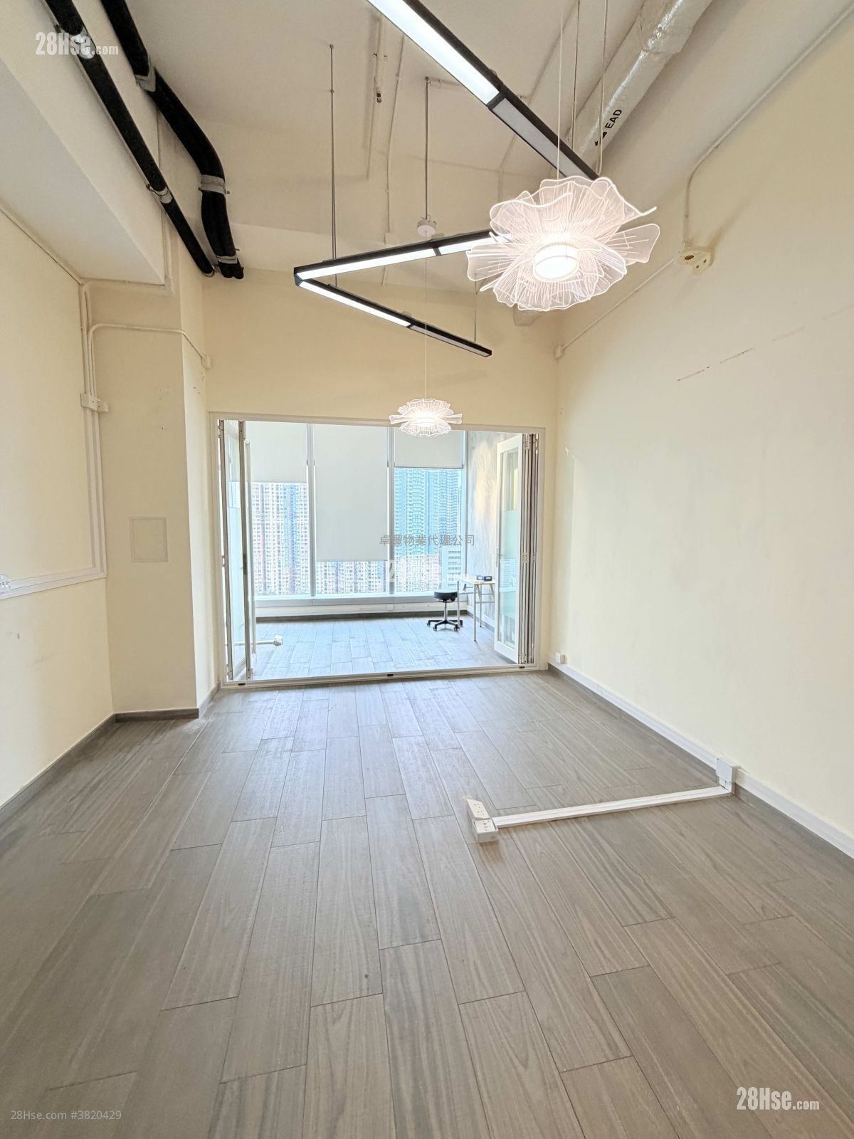 W668 Rental 1 Bedroom , 1 Toilet 428 ft²