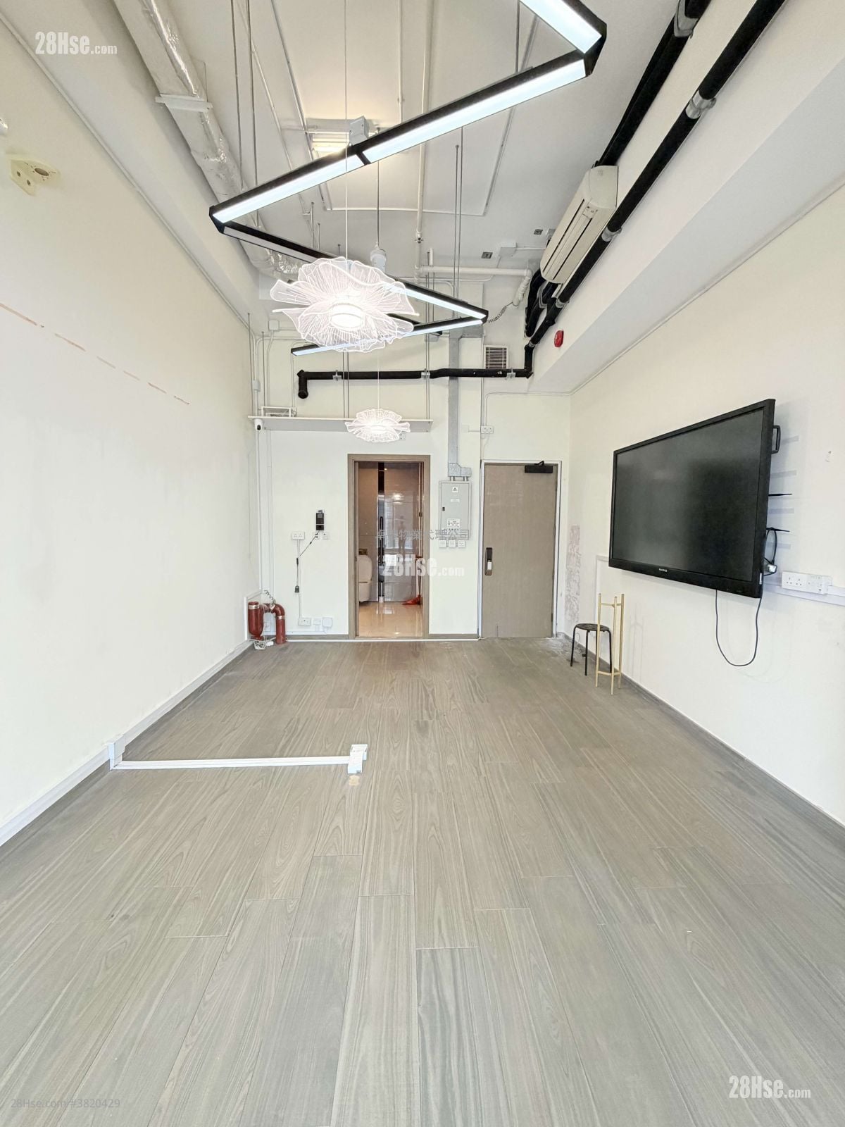 W668 Rental 1 Bedroom , 1 Toilet 428 ft²