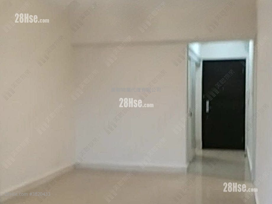 名城 售盘 3 房 , 2 浴室 742 平方尺