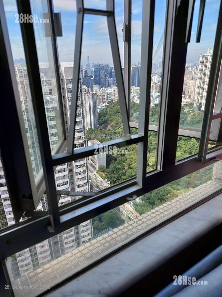 Hong Wah Court Sell 2 Bedrooms , 1 Bathroom 423 ft²