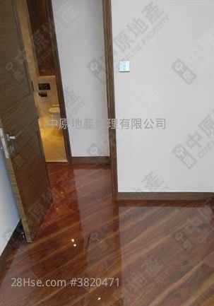 Marina South Sell 4 Bedrooms , 2 Bathrooms 1,720 ft²