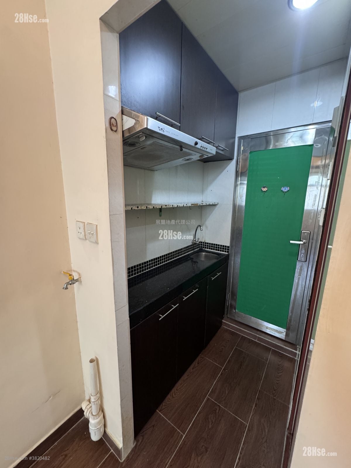 鴻昌工廠大廈 租盤 1 房 , 1 浴室 170 平方呎