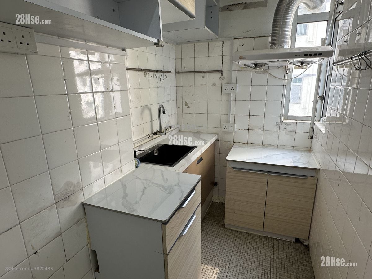 Cheong Fat Building Rental 3 Bedrooms , 1 Bathroom 435 ft²