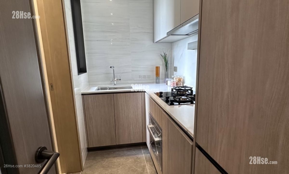 泰峯 售盤 3 房 , 3 浴室 750 平方呎