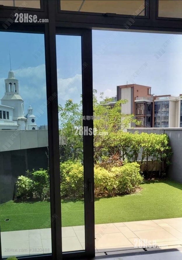 The Bloomsway Rental 4 Bedrooms , 5+ Bathrooms 2,542 ft²