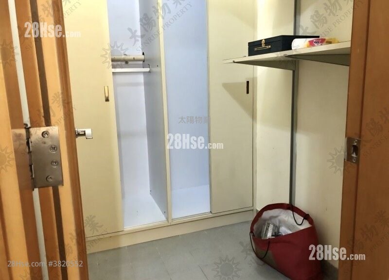 Royal Peninsula Sell 3 Bedrooms 647 ft²