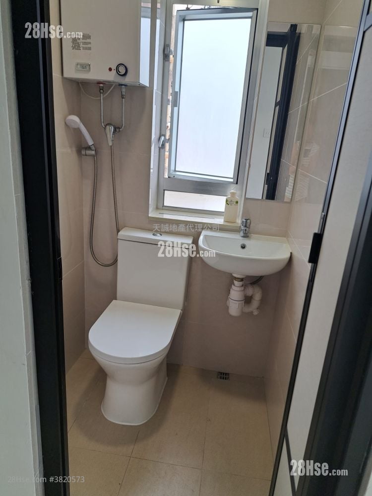 崇雅樓 租盤 開放式間隔 , 1 浴室 250 平方呎