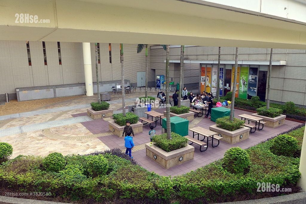 藍天海岸 售盤 3 房 , 2 浴室 781 平方呎