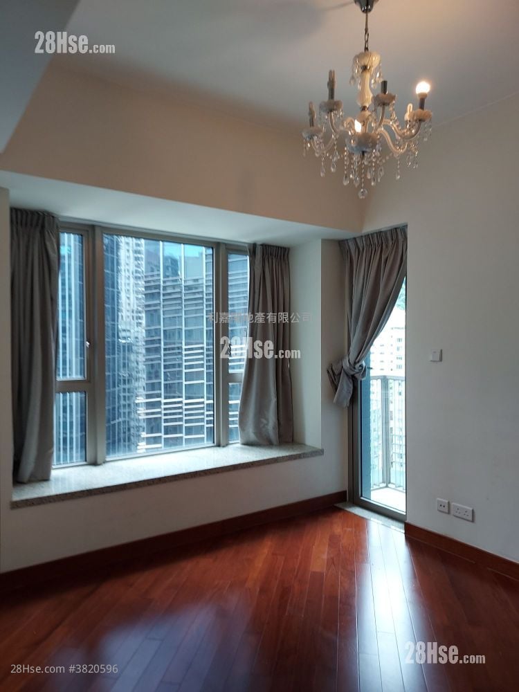 The Avenue Sell 2 Bedrooms , 1 Bathroom 587 ft²