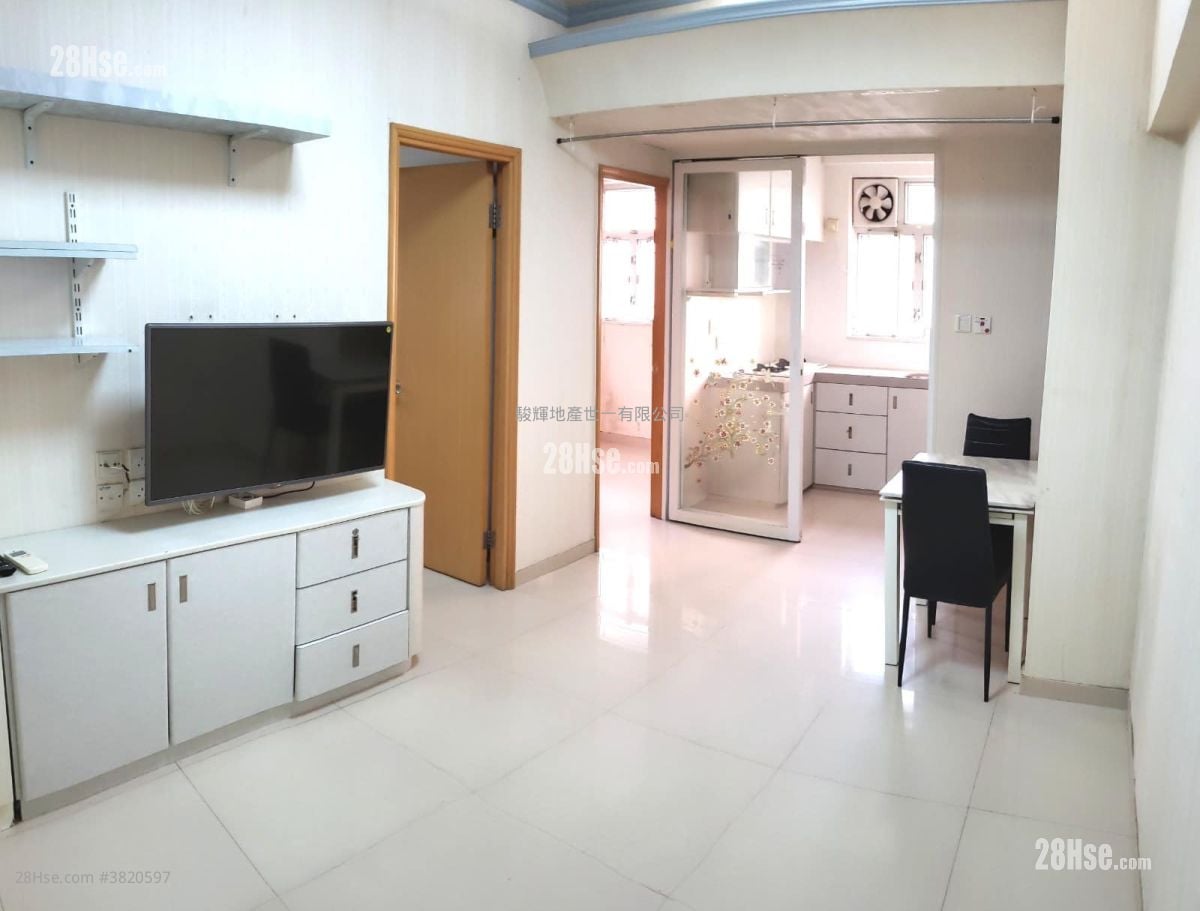 Sheung Fook Building Sell 2 Bedrooms , 1 Bathroom 344 ft²