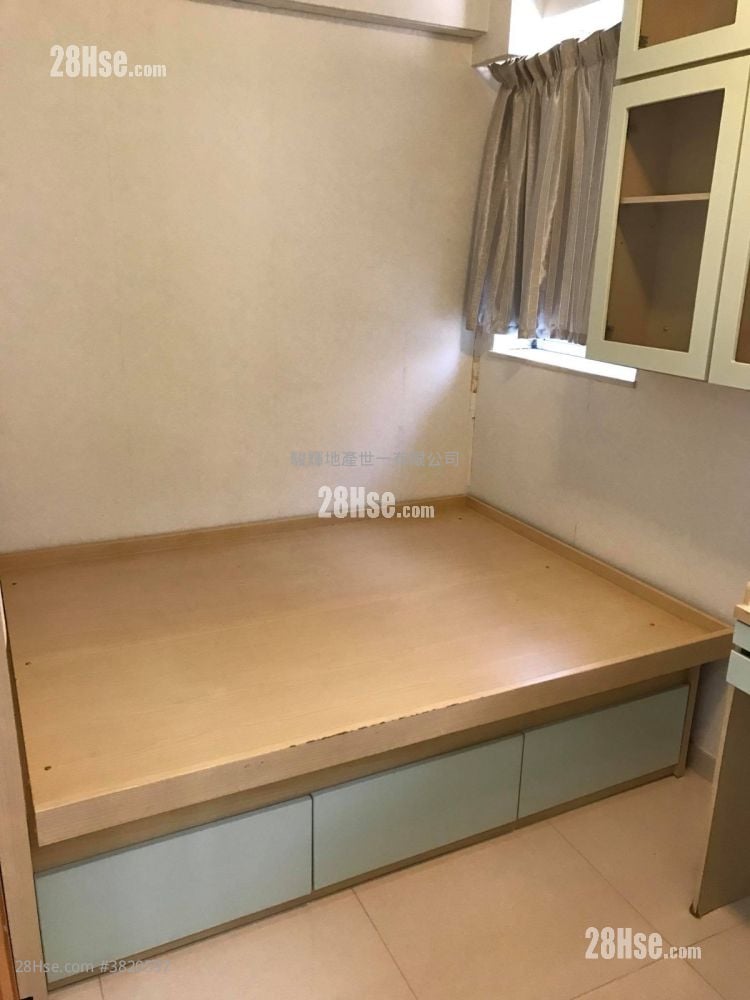 Sheung Fook Building Sell 2 Bedrooms , 1 Bathroom 344 ft²