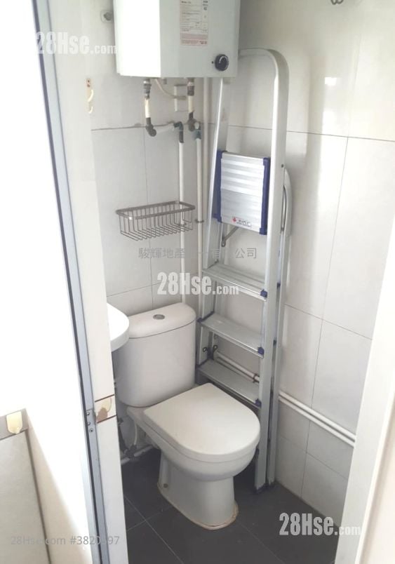 Sheung Fook Building Sell 2 Bedrooms , 1 Bathroom 344 ft²