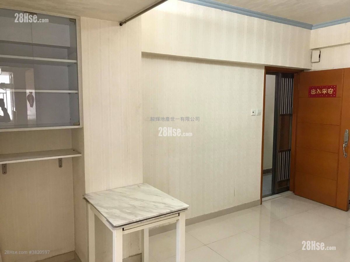 Sheung Fook Building Sell 2 Bedrooms , 1 Bathroom 344 ft²