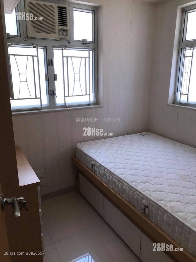 Sheung Fook Building Sell 2 Bedrooms , 1 Bathroom 344 ft²