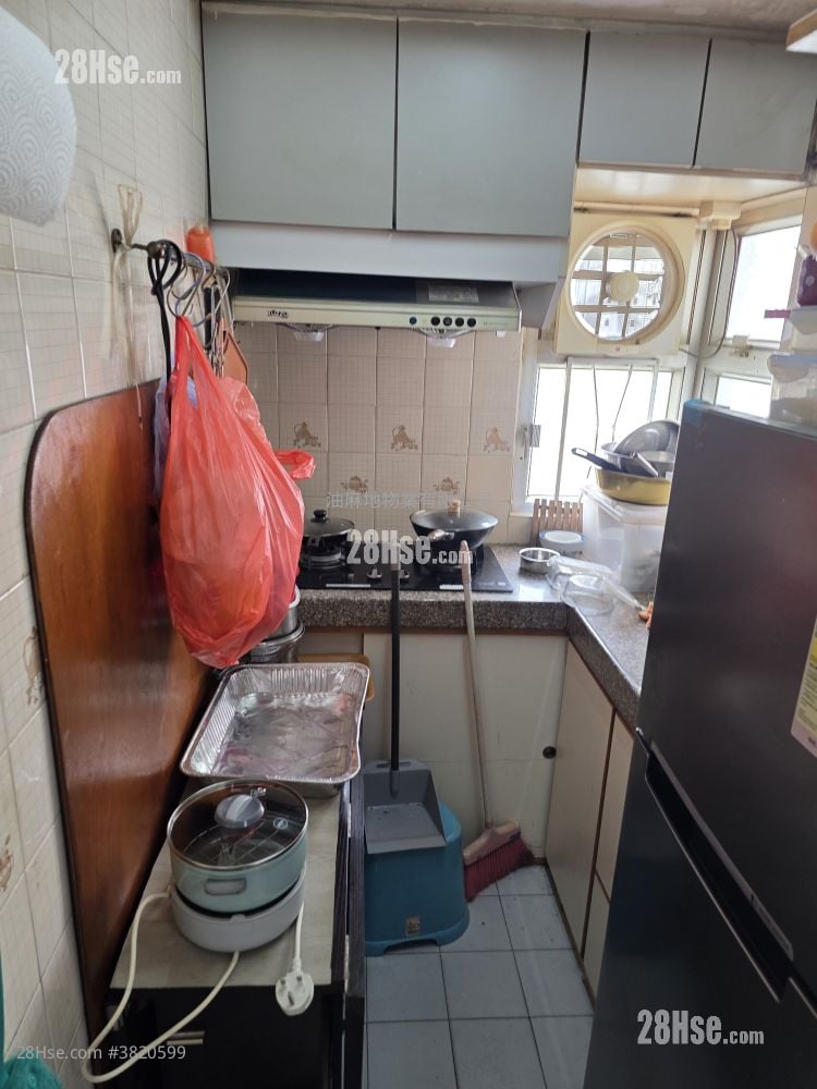 順安大廈 售盤 2 房 , 1 浴室 320 平方呎