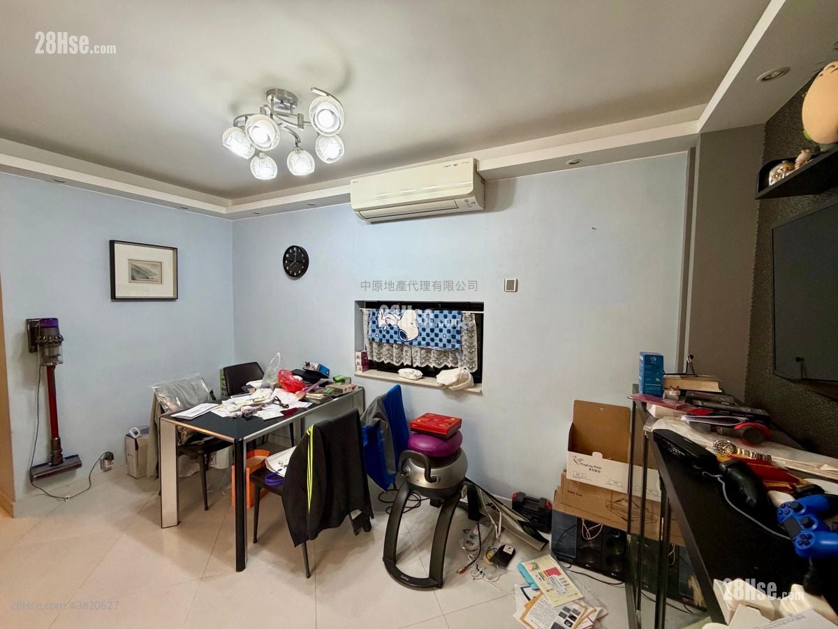 灣景花園 售盤 3 房 , 2 浴室 702 平方呎