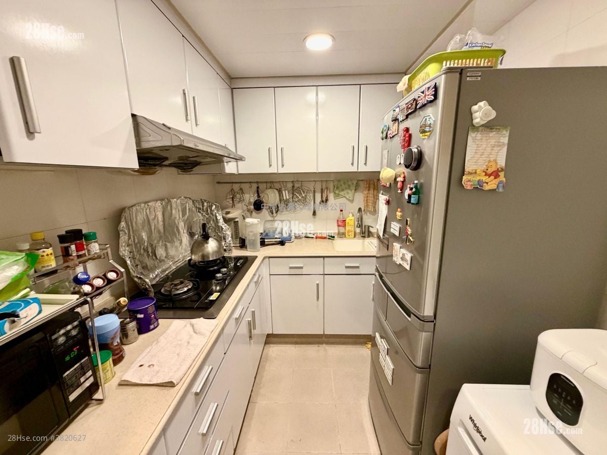 灣景花園 售盤 3 房 , 2 浴室 702 平方呎