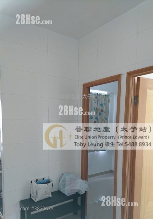 Chi Fuk Mansion Sell 2 Bedrooms , 1 Bathroom 206 ft²