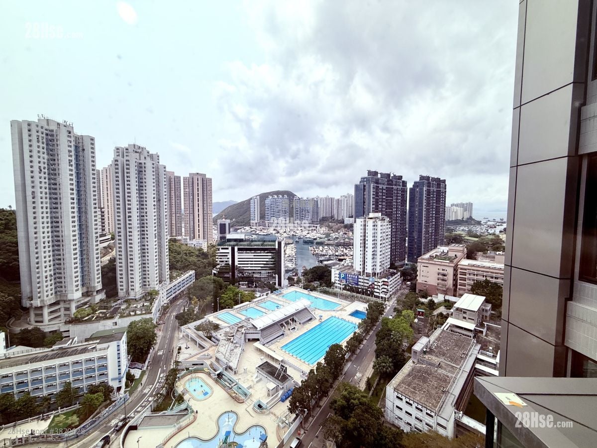 The Southside Rental 4 Bedrooms , 3 Bathrooms 1,263 ft²