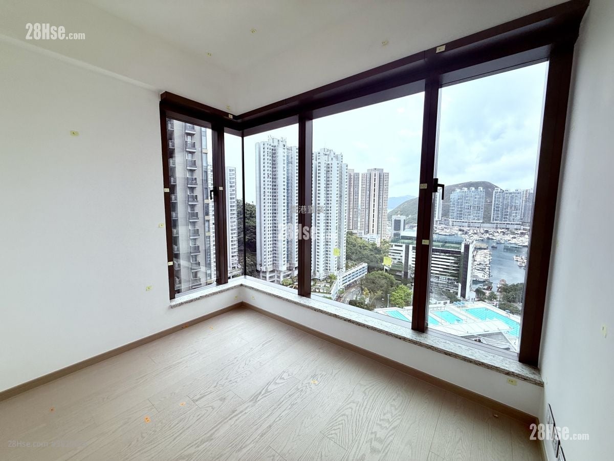 The Southside Rental 4 Bedrooms , 3 Bathrooms 1,263 ft²