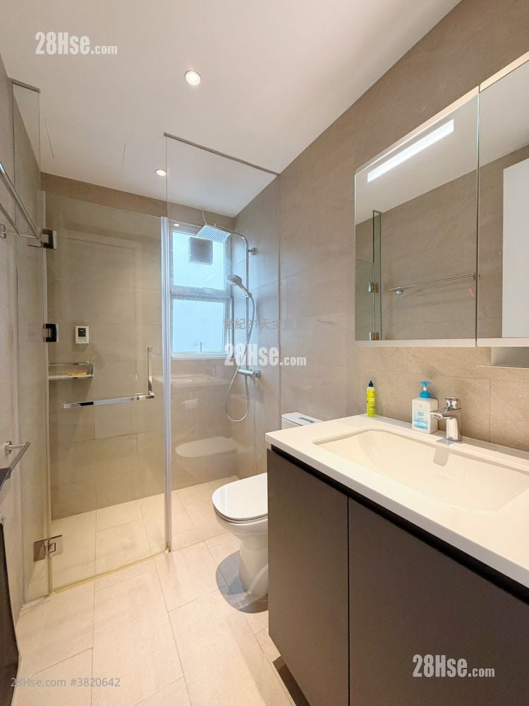 Avignon Rental 4 Bedrooms , 3 Bathrooms 1,201 ft²