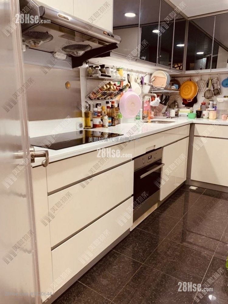 Tseung Kwan O Plaza Sell 3 Bedrooms , 2 Bathrooms 648 ft²