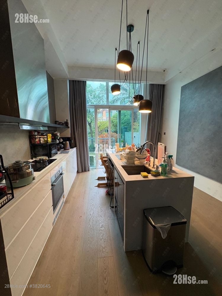 Casa Marina Sell 3 Bedrooms 2,005 ft²