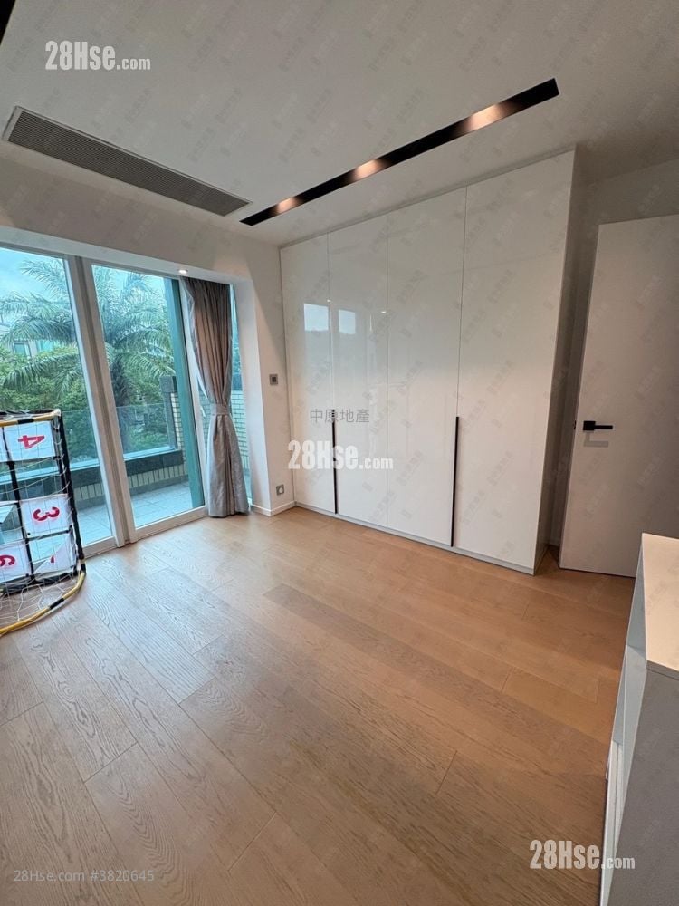 Casa Marina Sell 3 Bedrooms 2,005 ft²