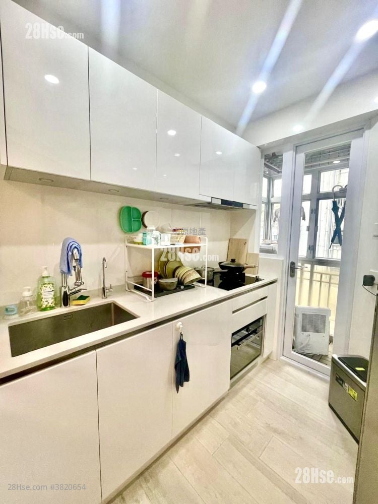 Grand Villa Sell 3 Bedrooms , 2 Bathrooms 705 ft²