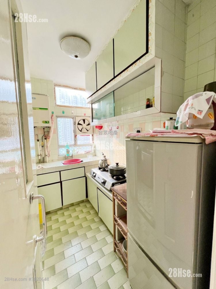 Ming Nga Court Sell 394 ft²