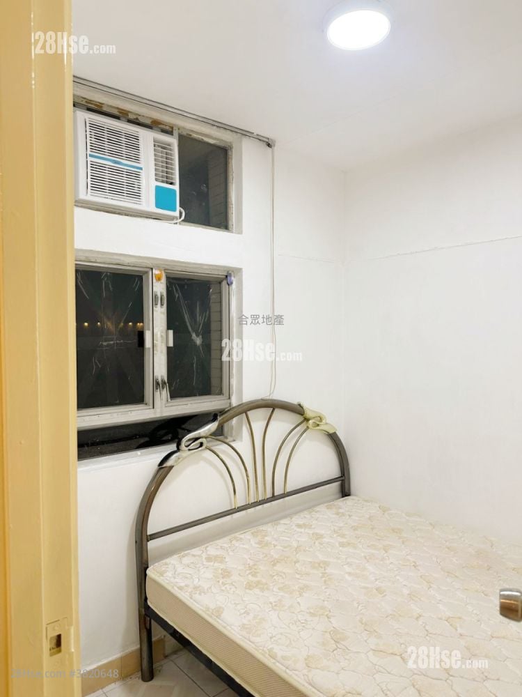 Ming Nga Court Sell 394 ft²