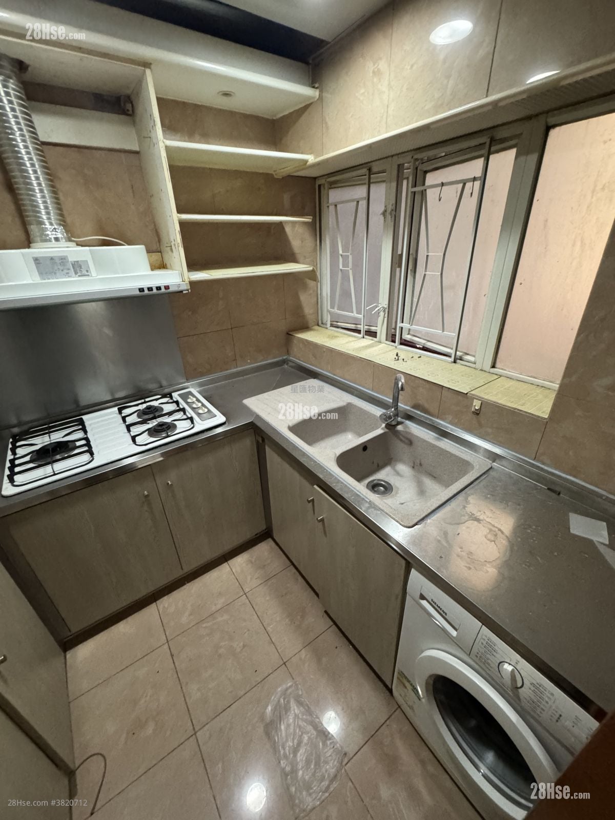 海逸豪园 租盘 4 房 , 2 浴室 882 平方尺